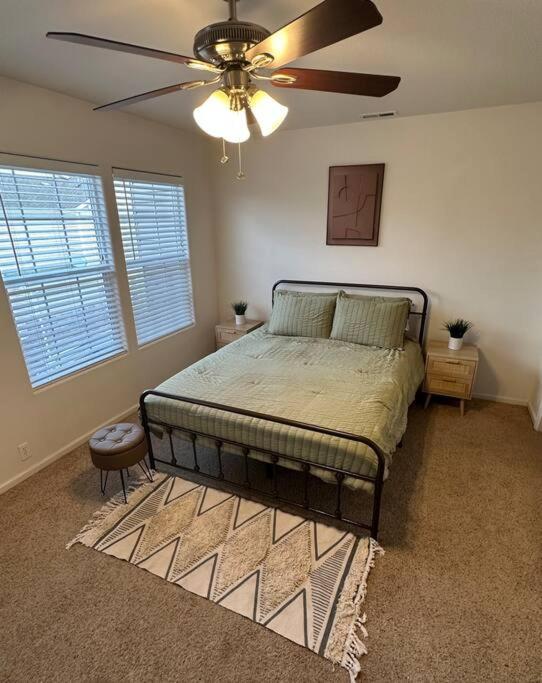 Gem - 8 Mins To Airport & Downtown With Free Parking Colorado Springs