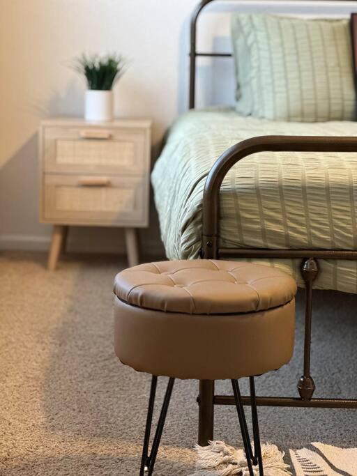 Gem - 8 Mins To Airport & Downtown With Free Parking Holiday home *