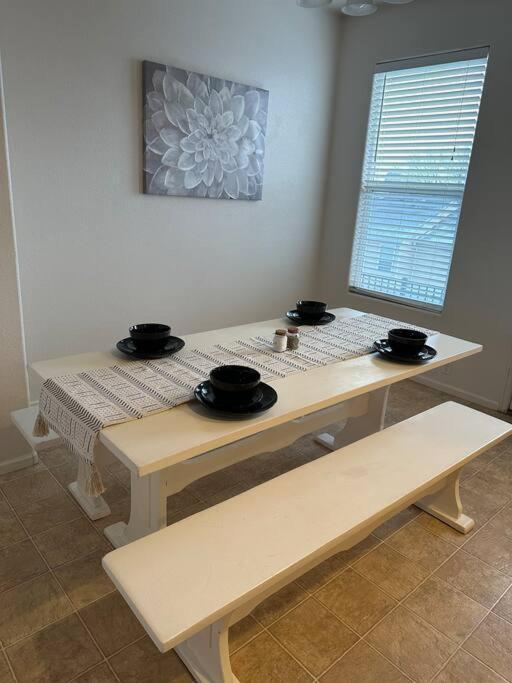 Holiday home Gem - 8 Mins To Airport & Downtown With Free Parking