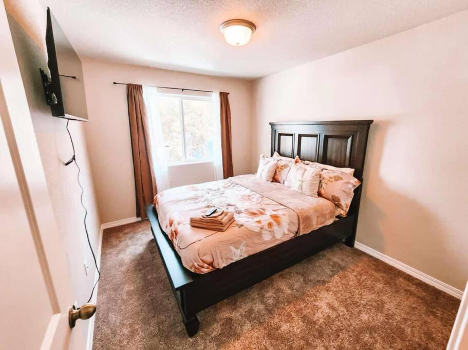3 Min To Airport Gates Pet Friendly Townhouse * Colorado Springs