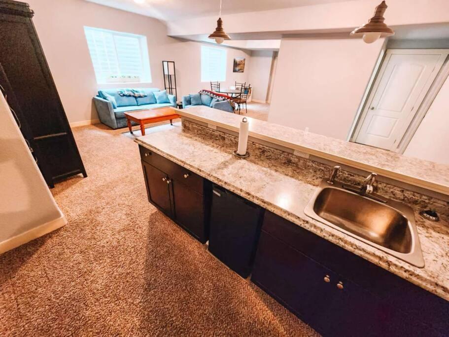 Large Pet Friendly Near The Broadmoor Holiday home
