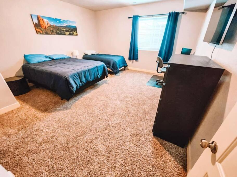 Large Pet Friendly Near The Broadmoor * Colorado Springs