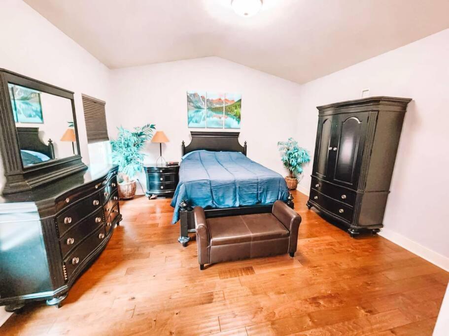 Large Pet Friendly Near The Broadmoor