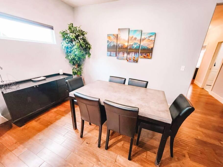 Large Pet Friendly Near The Broadmoor Holiday home *
