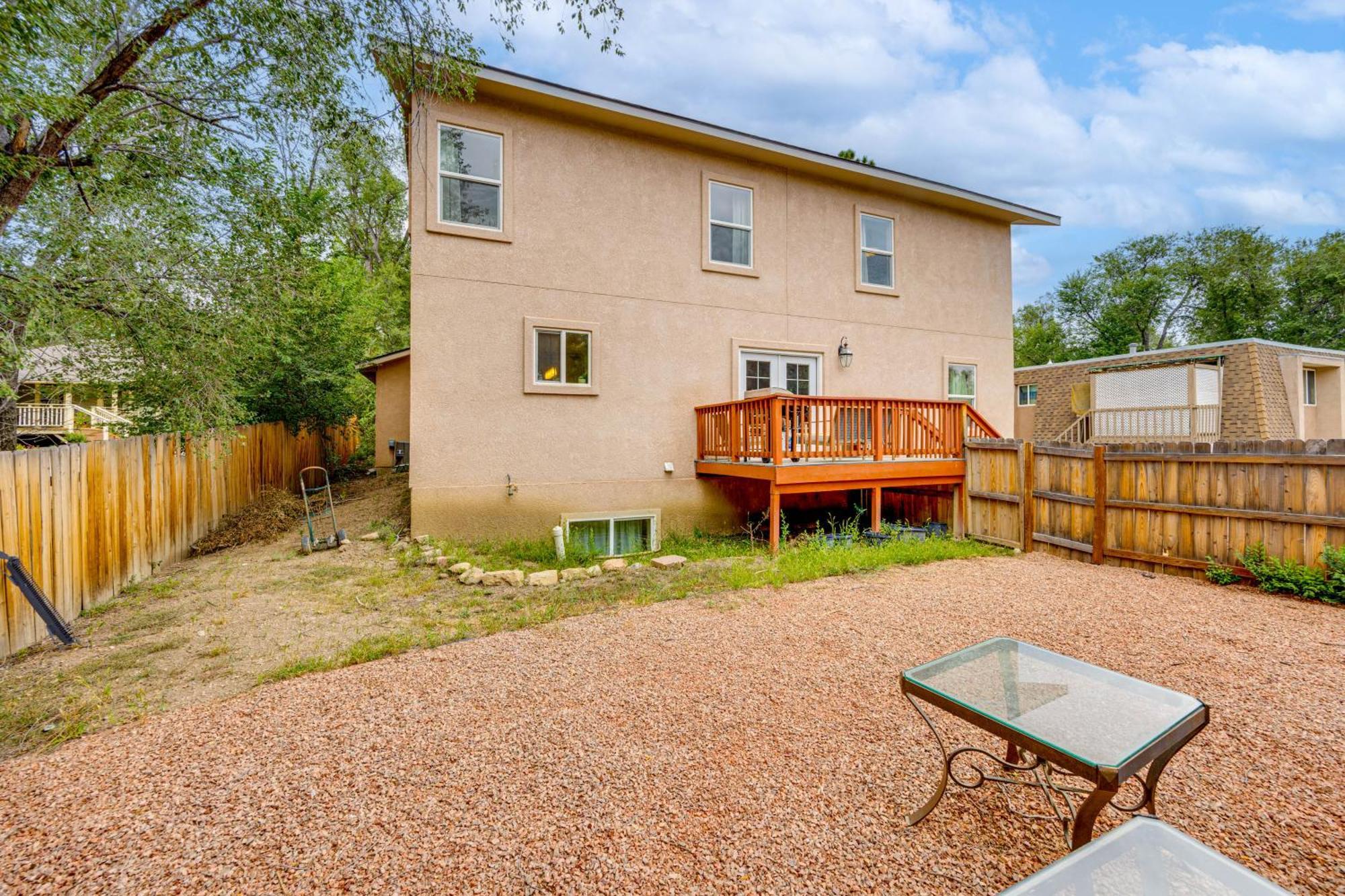 House With Balcony And Gas Grill * Colorado Springs