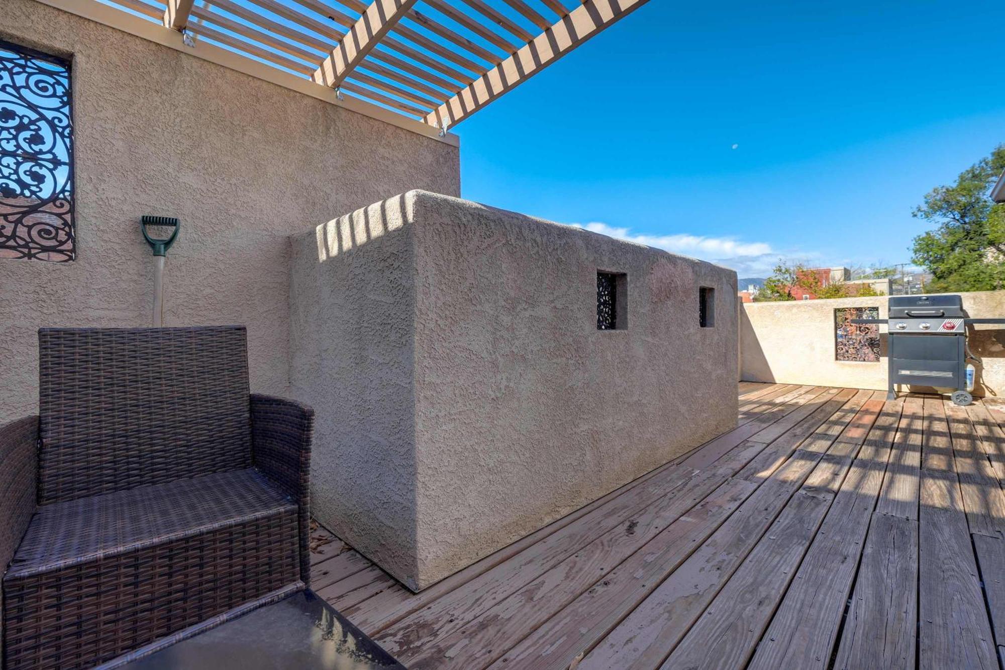 Miners Bend - Historic Locale Scenic Workspace Apartment *