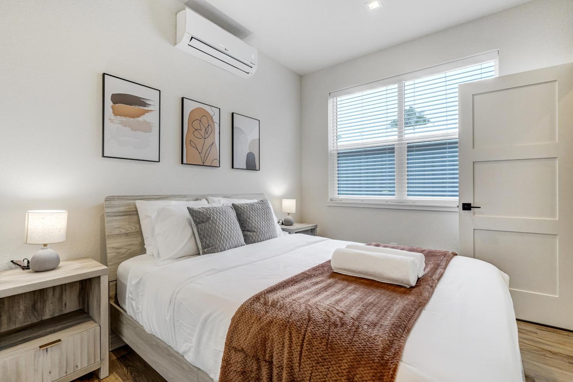 El Paso Executive - Pet Friendly New Build *