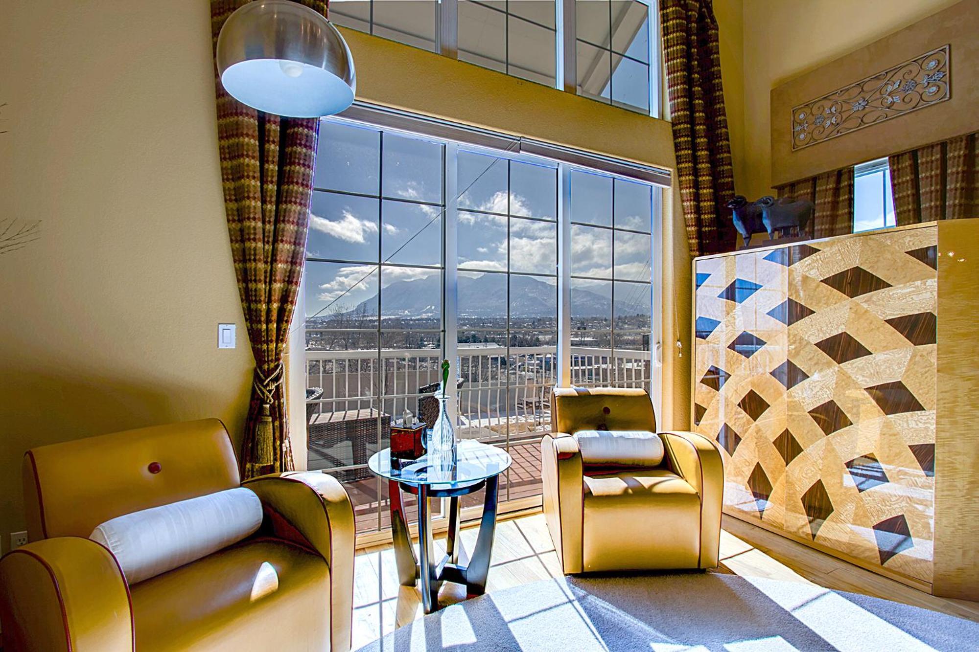 224_writers #200 Holiday home Colorado Springs