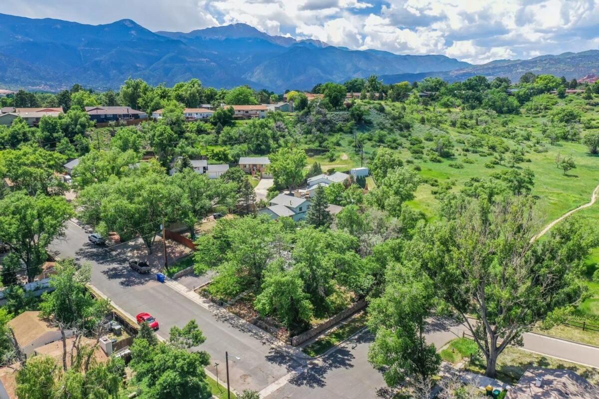 Bullseye Hot Tub & Bbq For Gatherings Colorado Springs