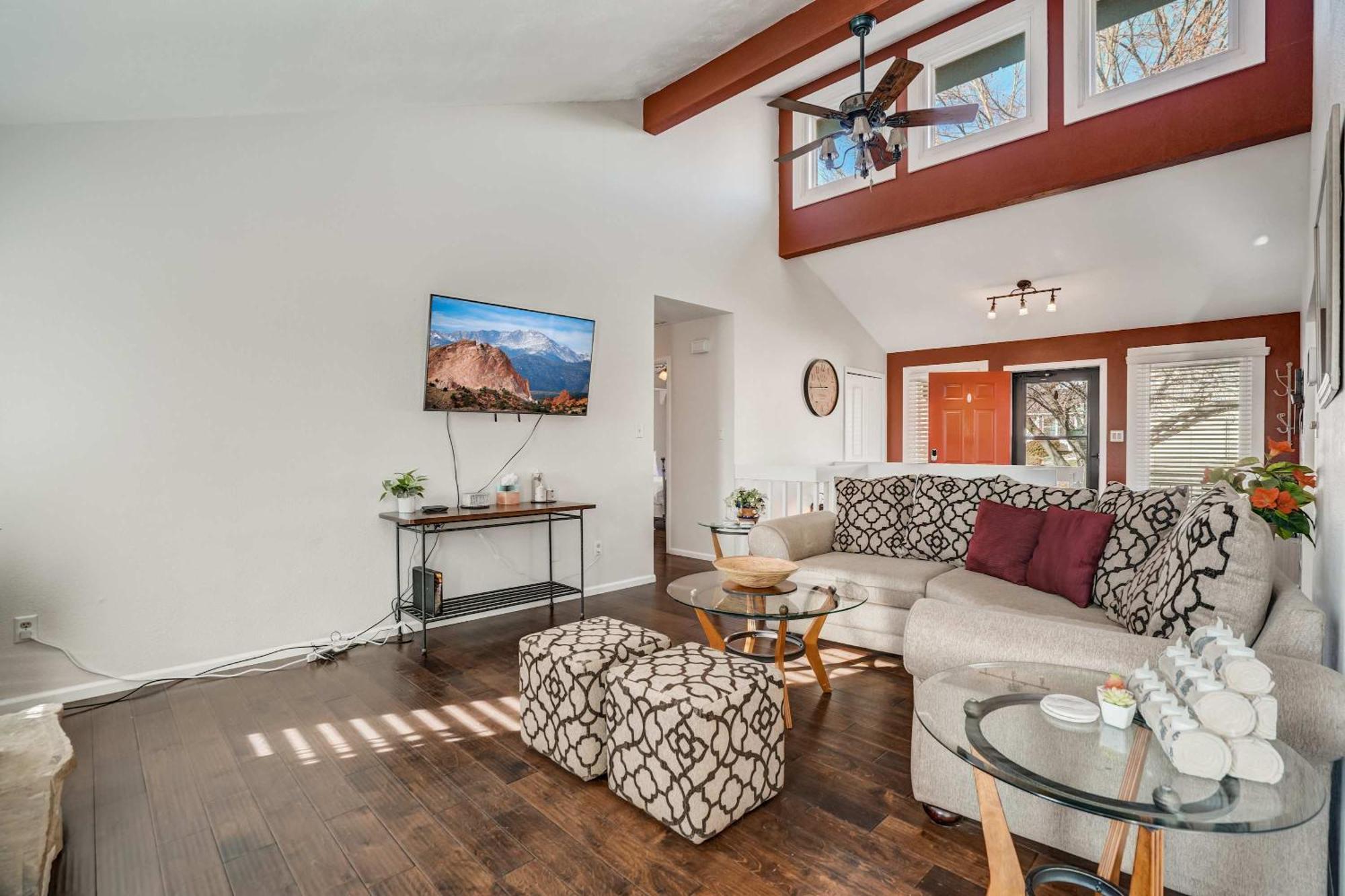 3bd Quiet Suburbs Restaurants & Parks * Colorado Springs