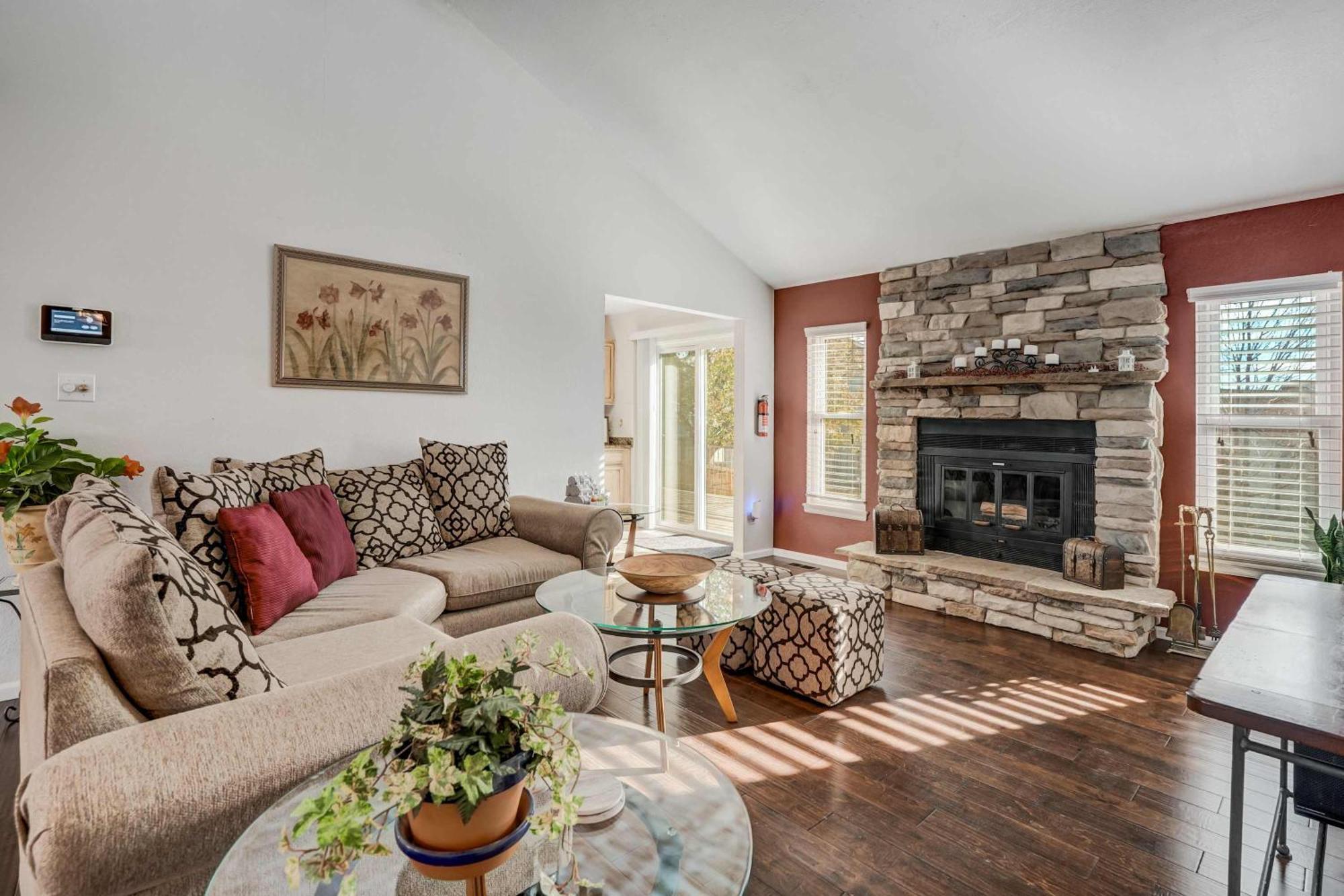 3bd Quiet Suburbs Restaurants & Parks *