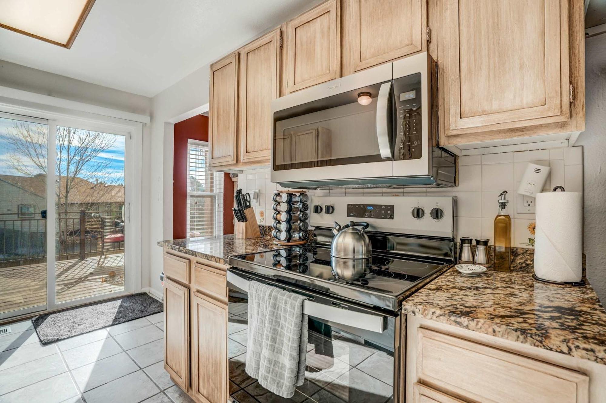 3bd Quiet Suburbs Restaurants & Parks Colorado Springs