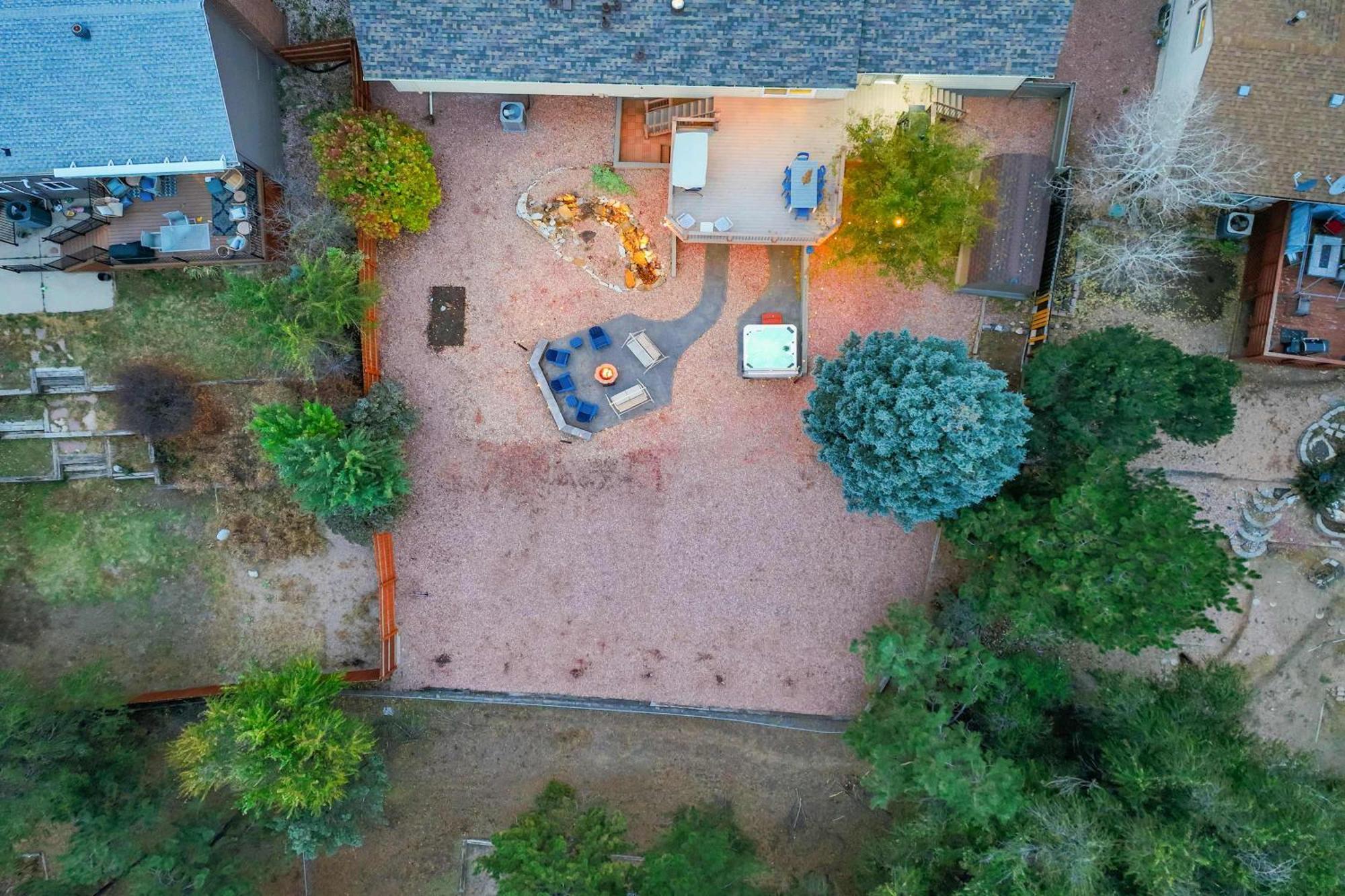 Luxury 5bd Retreat Hot Tub Fire Table Mtn Views *