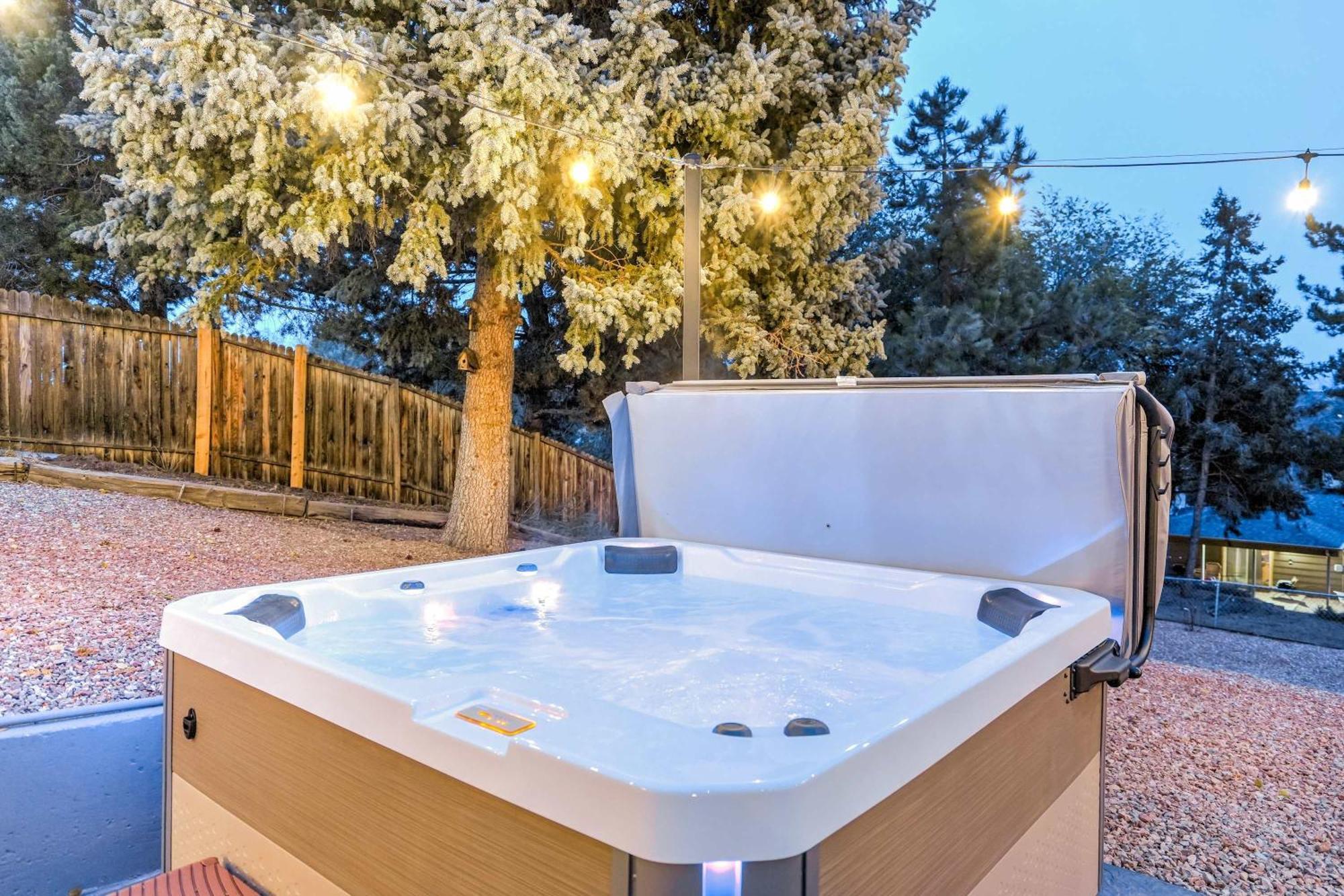 Luxury 5bd Retreat Hot Tub Fire Table Mtn Views *