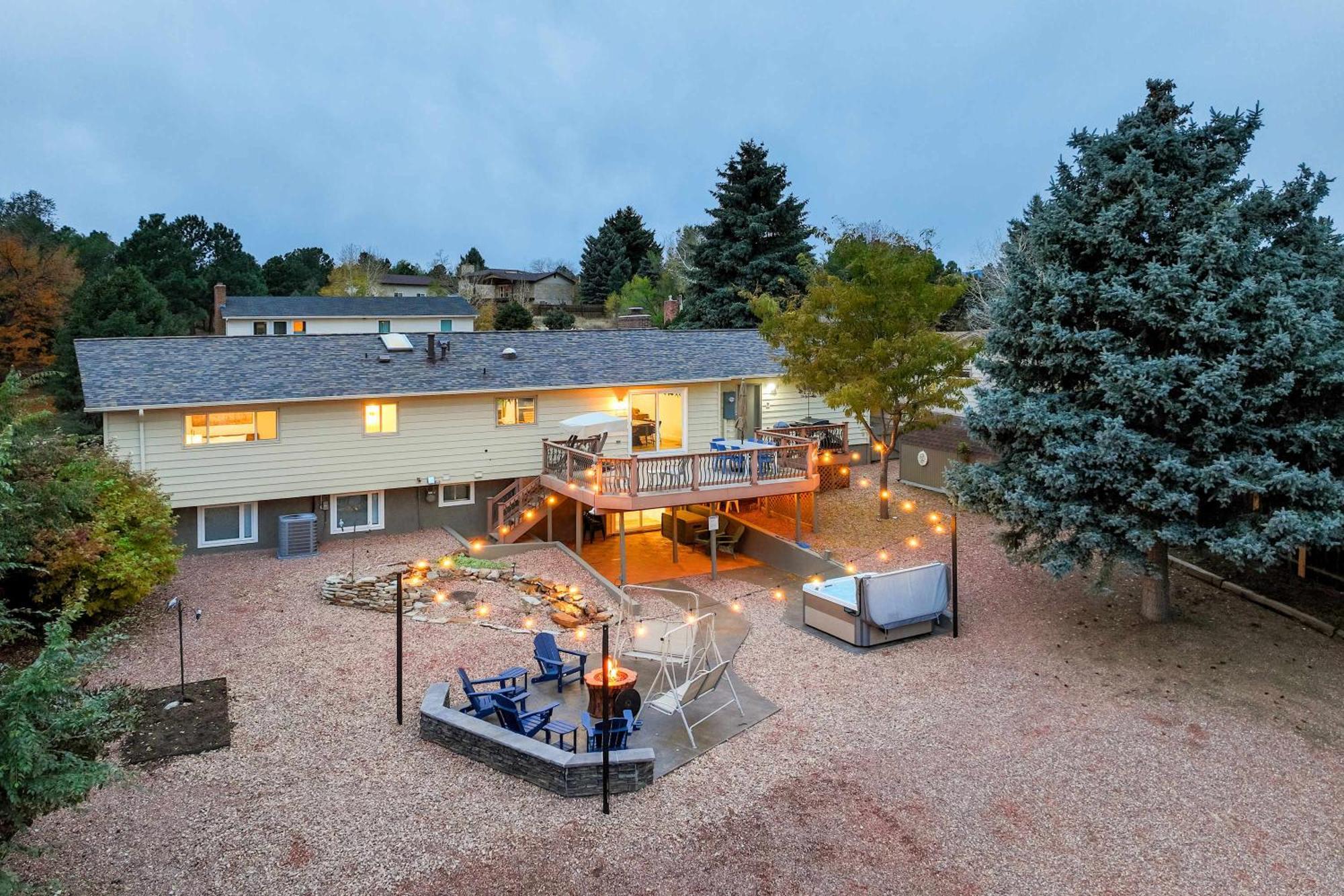 Holiday home Luxury 5bd Retreat Hot Tub Fire Table Mtn Views Colorado Springs