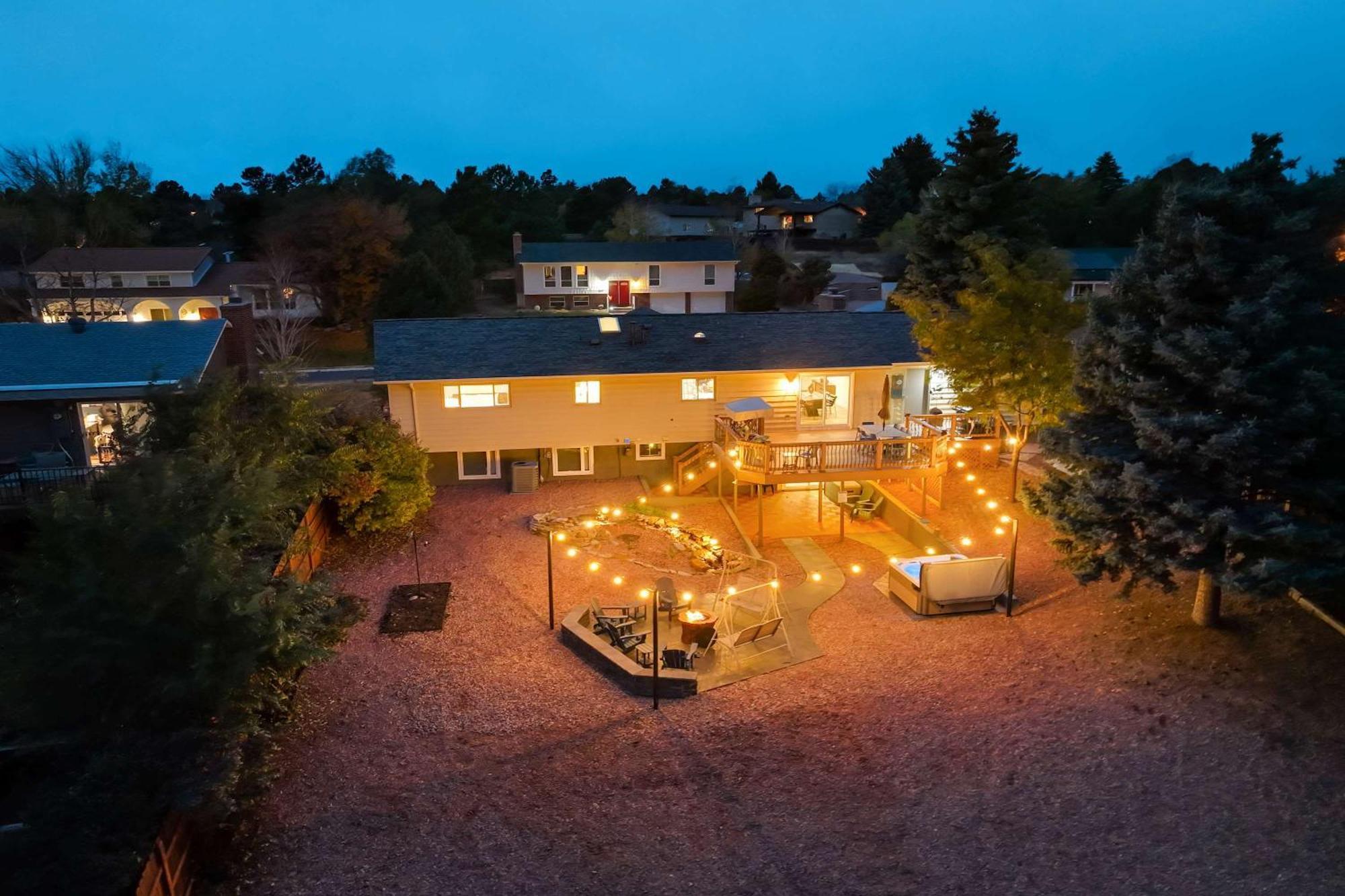 Luxury 5bd Retreat Hot Tub Fire Table Mtn Views Holiday home