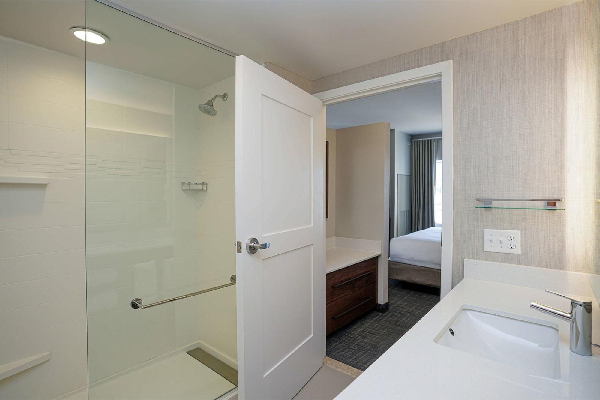 By Marriott First & Main Hotel 3*