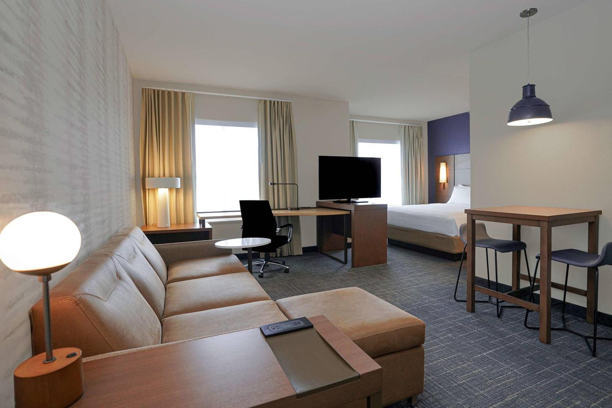 Hotel By Marriott First & Main Colorado Springs