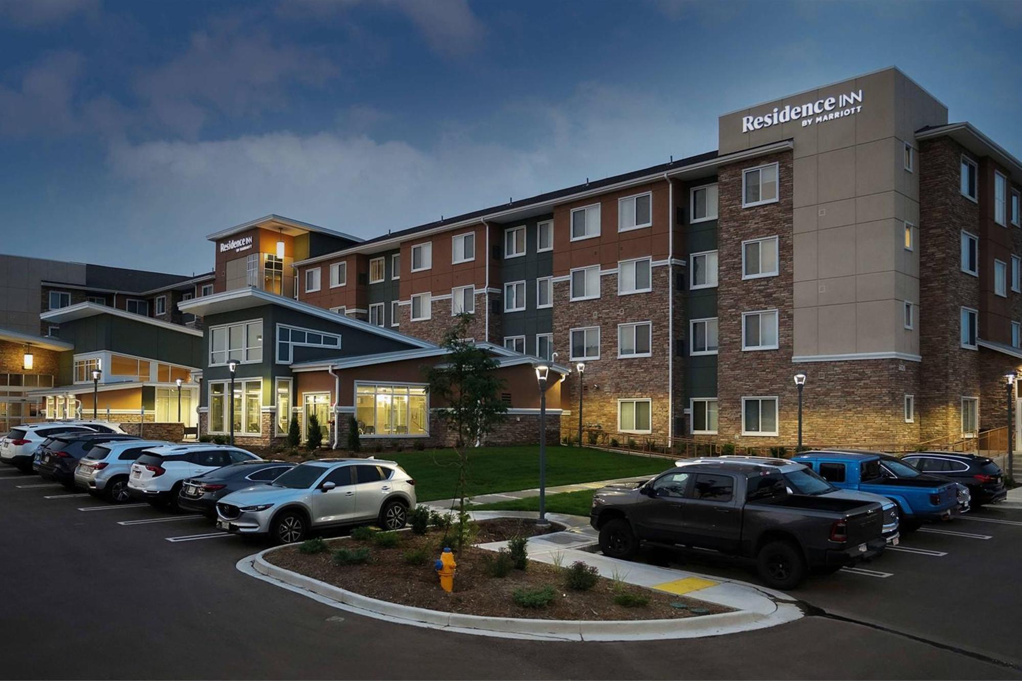 By Marriott First & Main Hotel 3*
