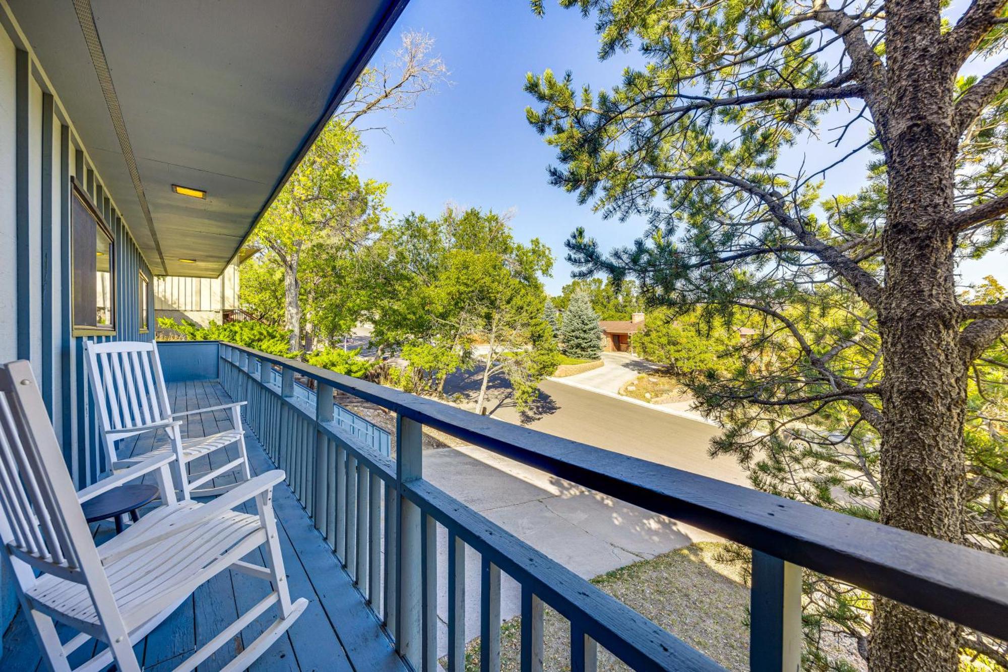 5 Mi To Area Attractions With Hot Tub Holiday home *