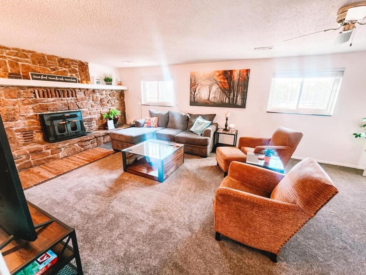 Villa Pet Friendly Gorgeous Large 5 Bdrm Near Colorado Springs