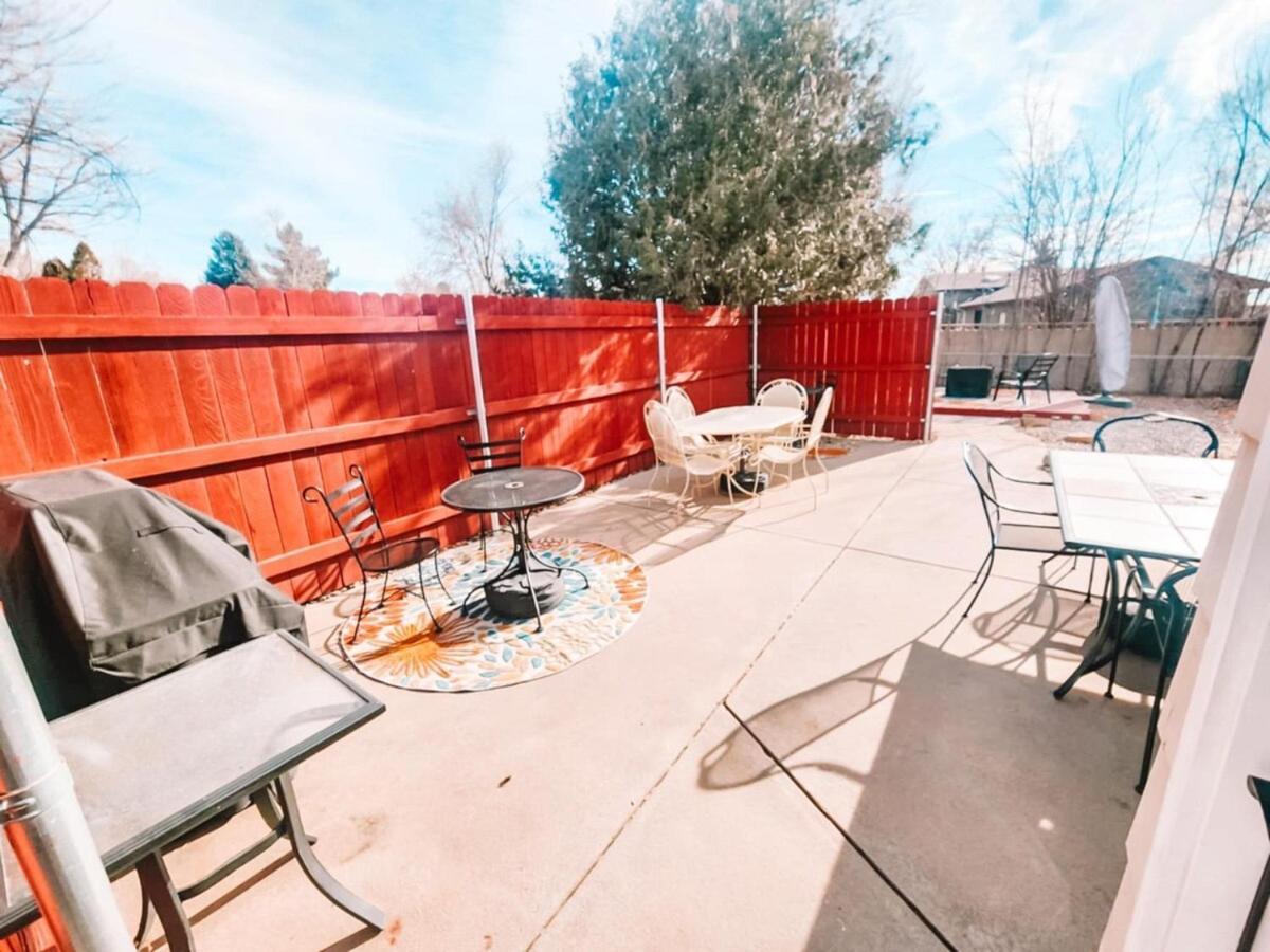 Pet Friendly Gorgeous Large 5 Bdrm Near Colorado Springs