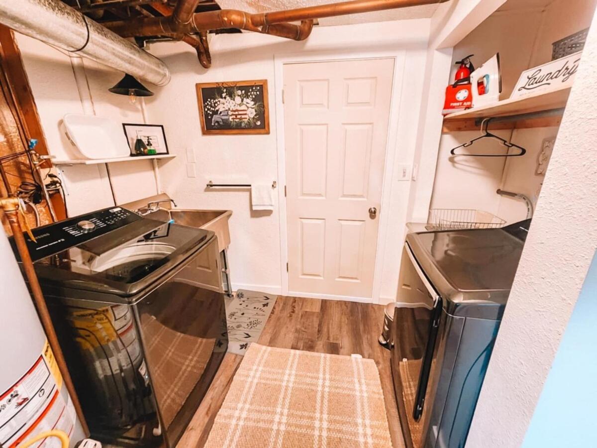 Pet Friendly Gorgeous Large 5 Bdrm Near * Colorado Springs