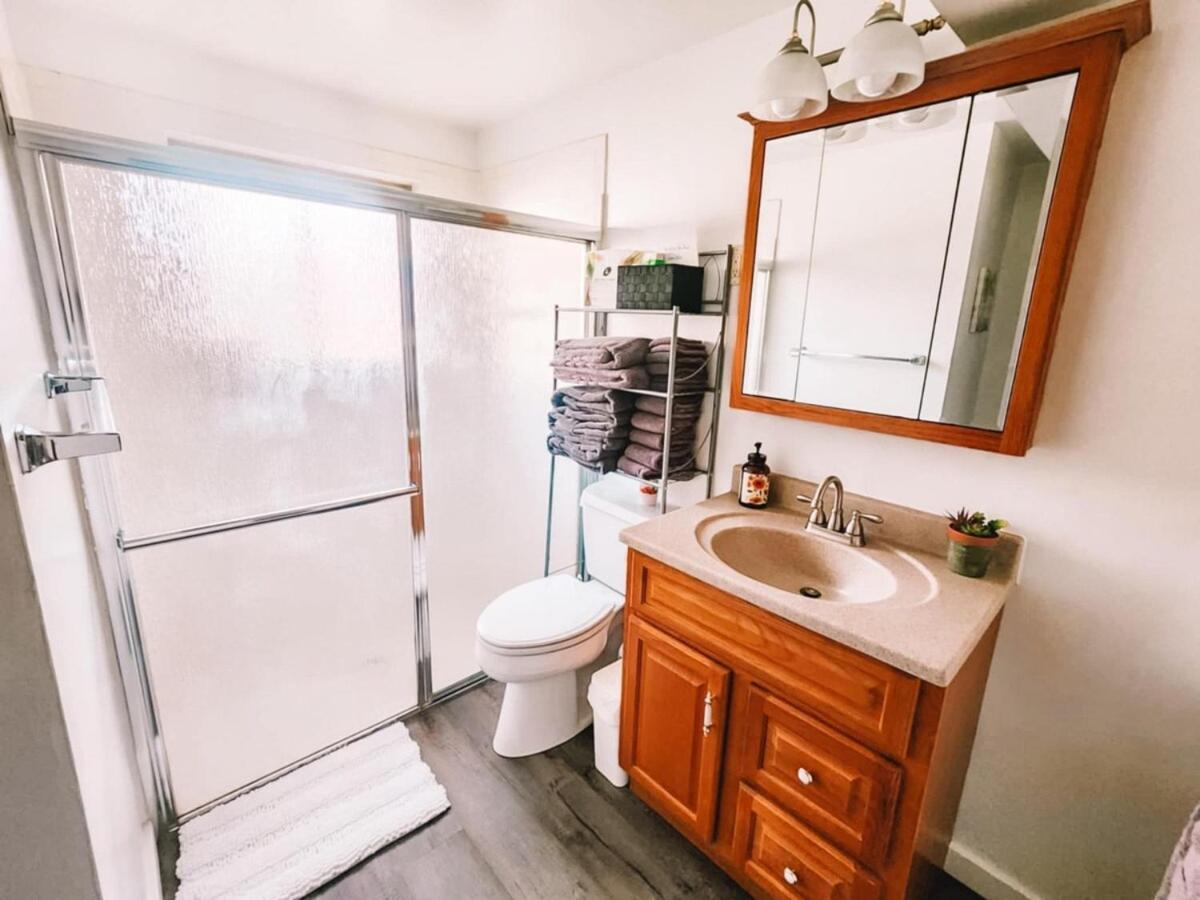 Pet Friendly Gorgeous Large 5 Bdrm Near