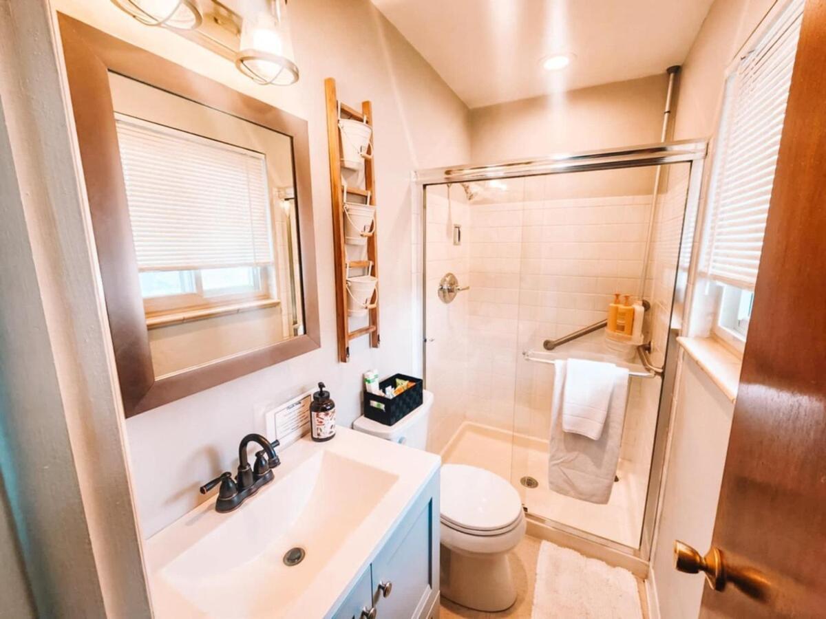 Pet Friendly Gorgeous Large 5 Bdrm Near Villa *