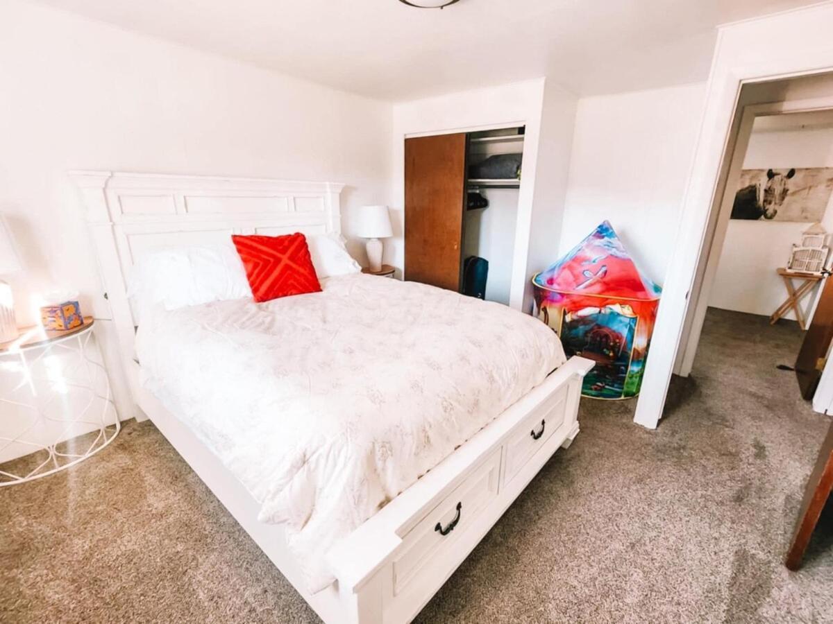 Pet Friendly Gorgeous Large 5 Bdrm Near Villa