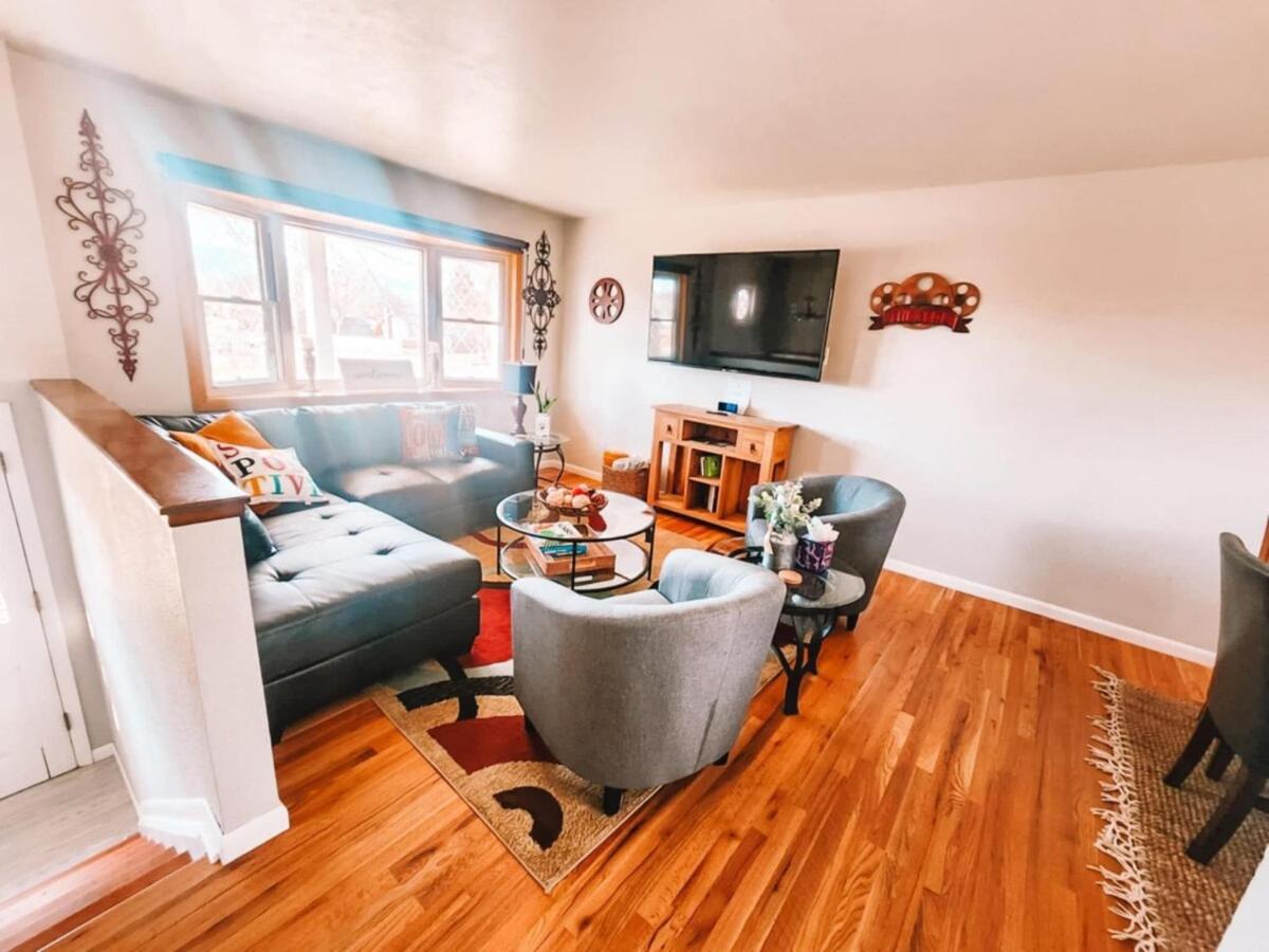 Pet Friendly Gorgeous Large 5 Bdrm Near * Colorado Springs