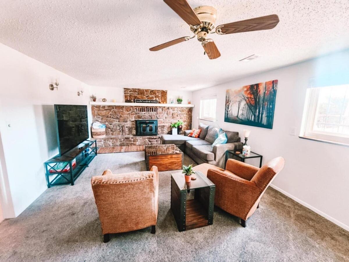 Pet Friendly Gorgeous Large 5 Bdrm Near Villa *