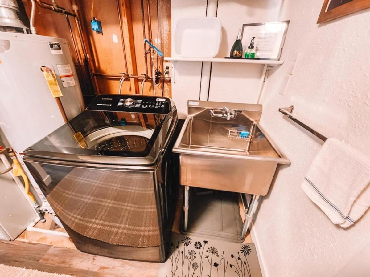 Villa Pet Friendly Gorgeous Large 5 Bdrm Near *