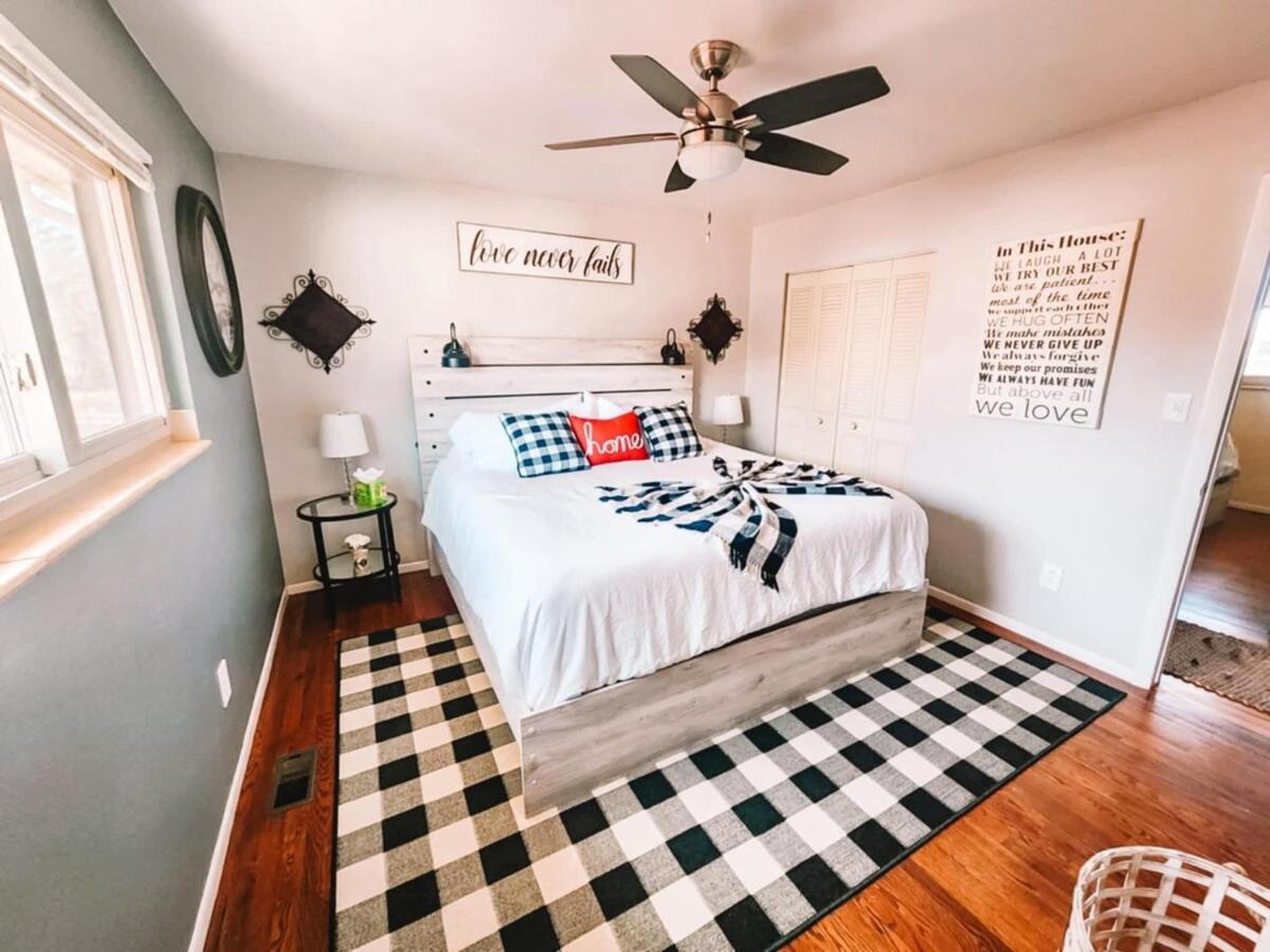 Villa Pet Friendly Gorgeous Large 5 Bdrm Near