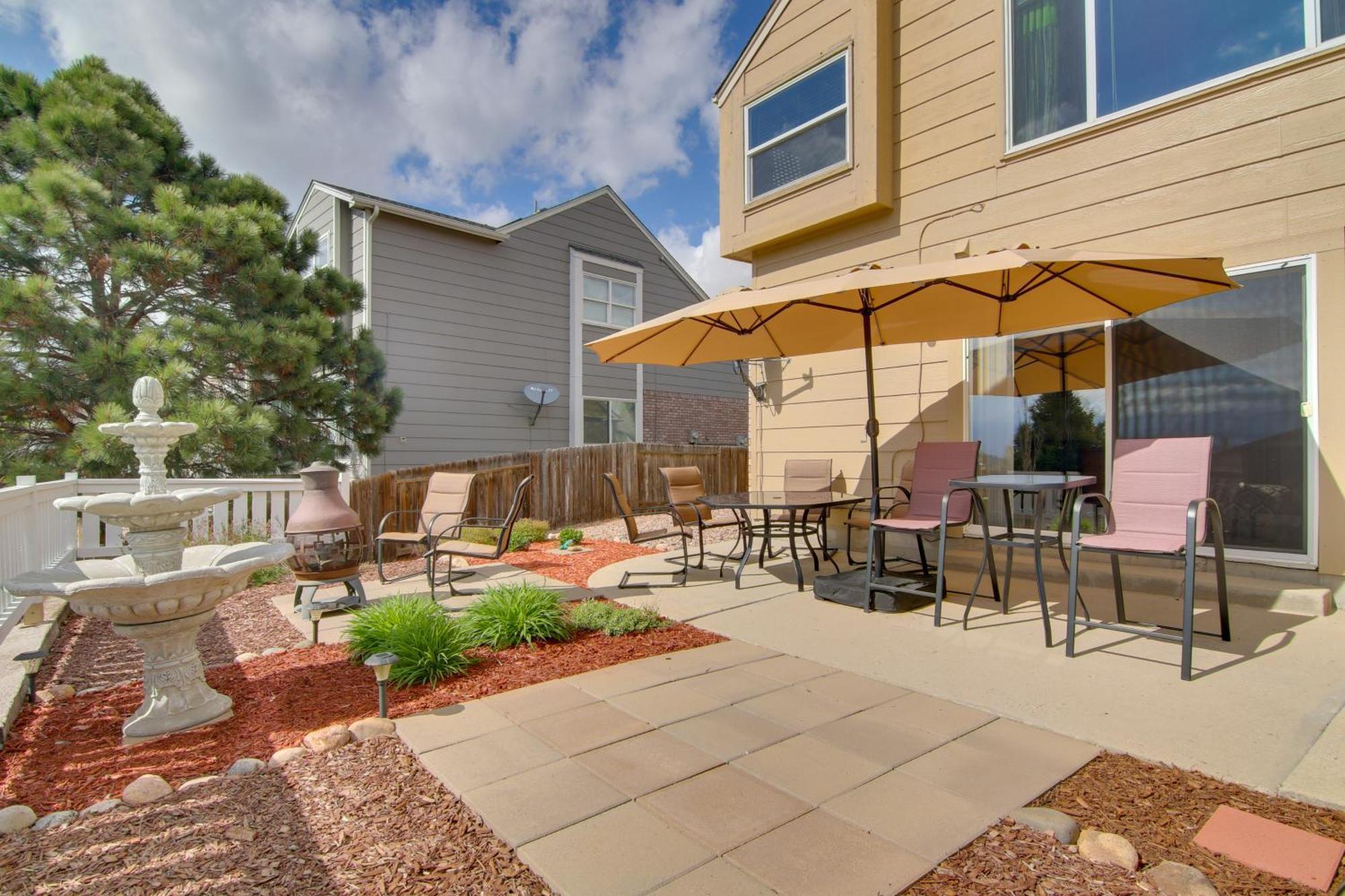 Cozy Abode 8 Mi To Downtown! Holiday home *