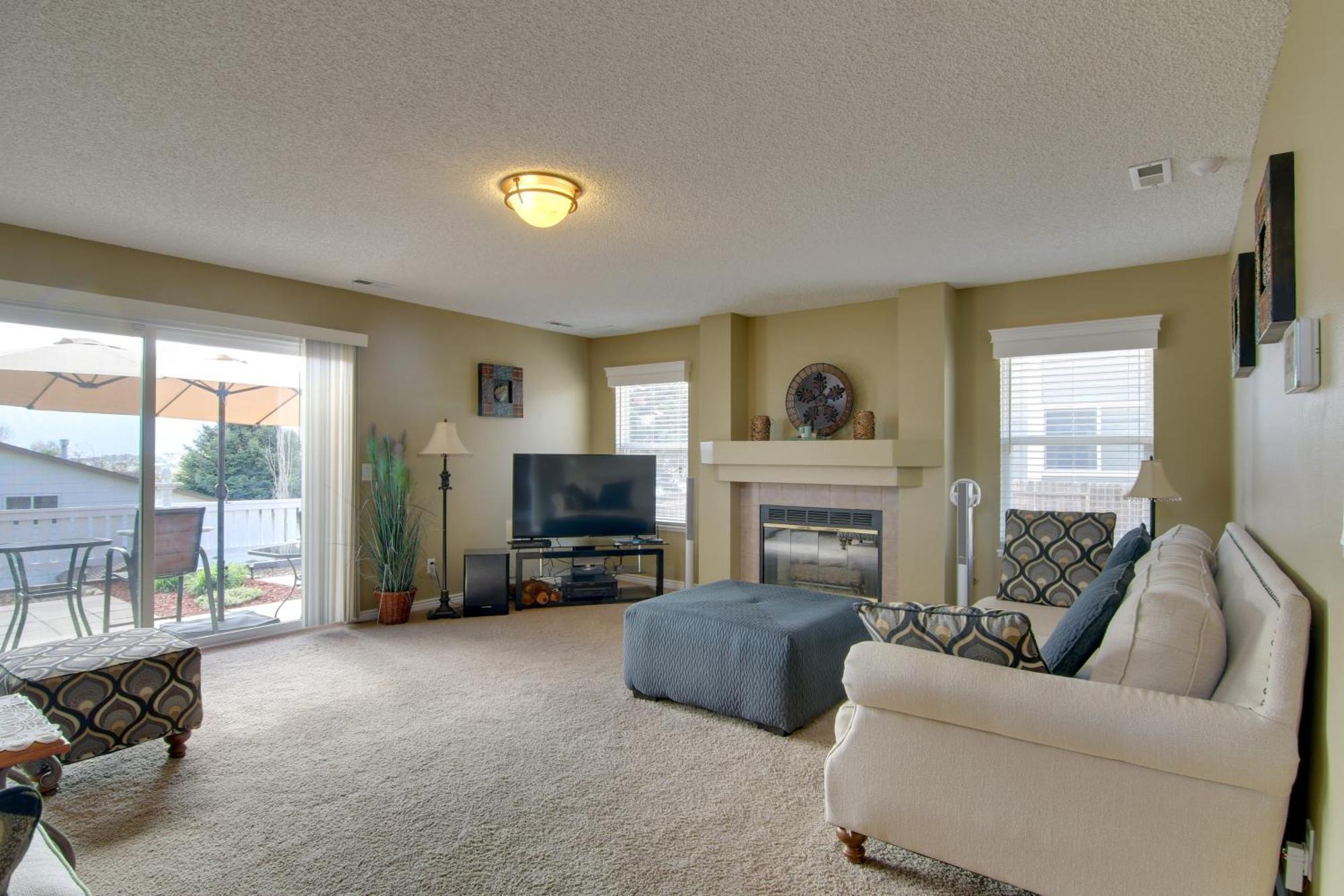 Cozy Abode 8 Mi To Downtown! *