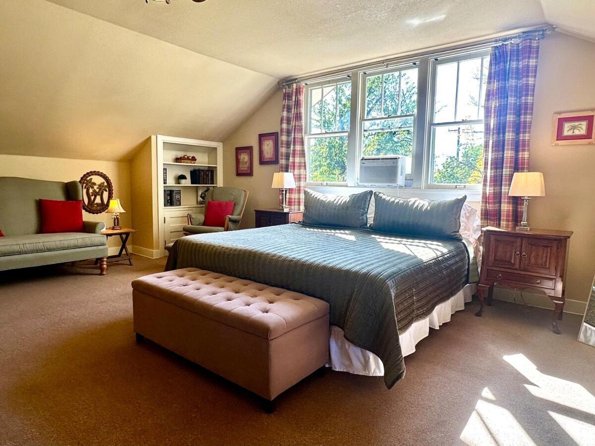 Holiday home Family-ready Downtown Classic, 4 Mins To Cc *