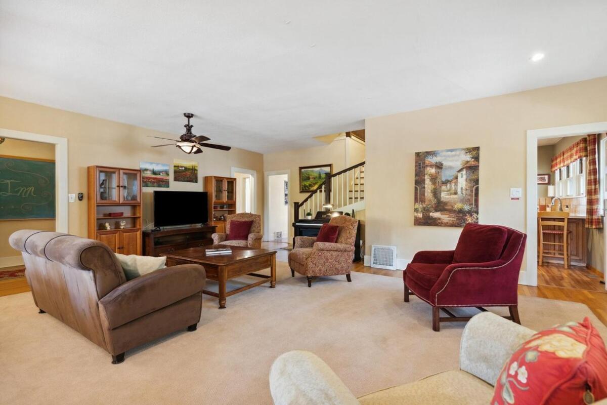 Holiday home Family-ready Downtown Classic, 4 Mins To Cc