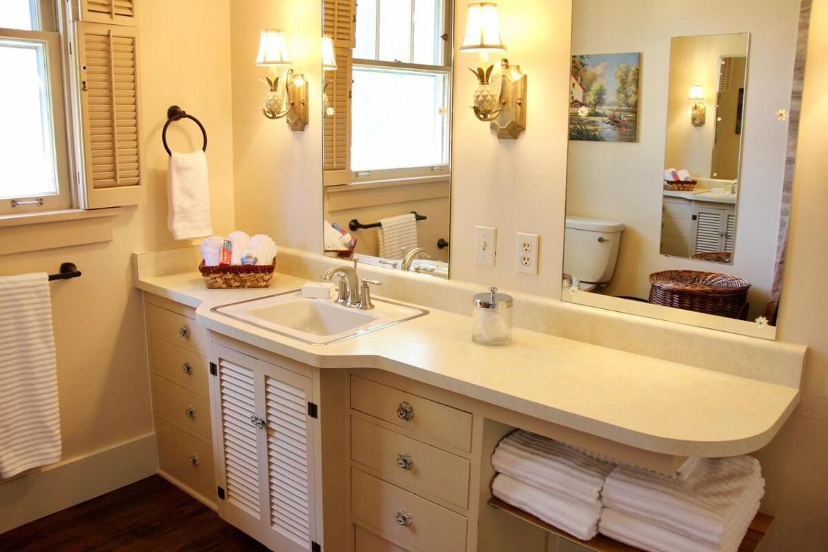 Family-ready Downtown Classic, 4 Mins To Cc Holiday home