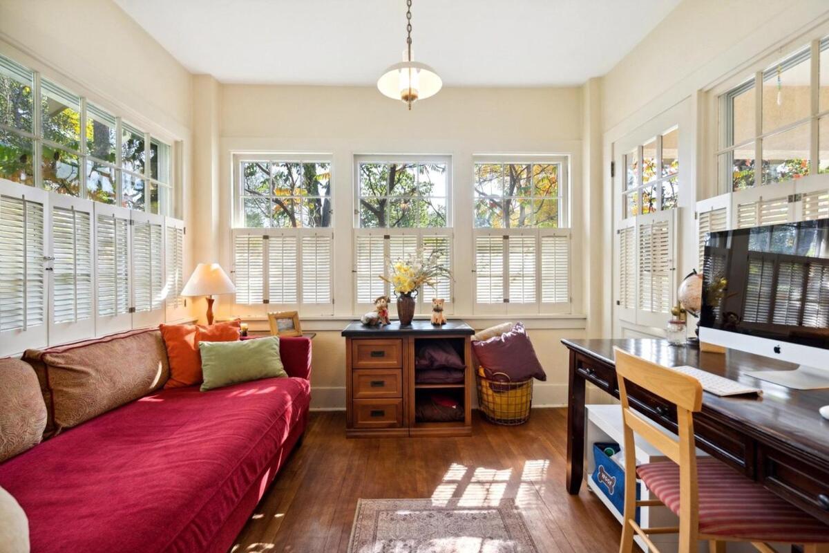 Family-ready Downtown Classic, 4 Mins To Cc Holiday home