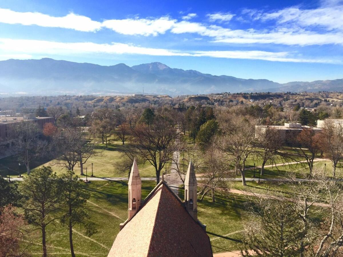 Family-ready Downtown Classic, 4 Mins To Cc Holiday home Colorado Springs