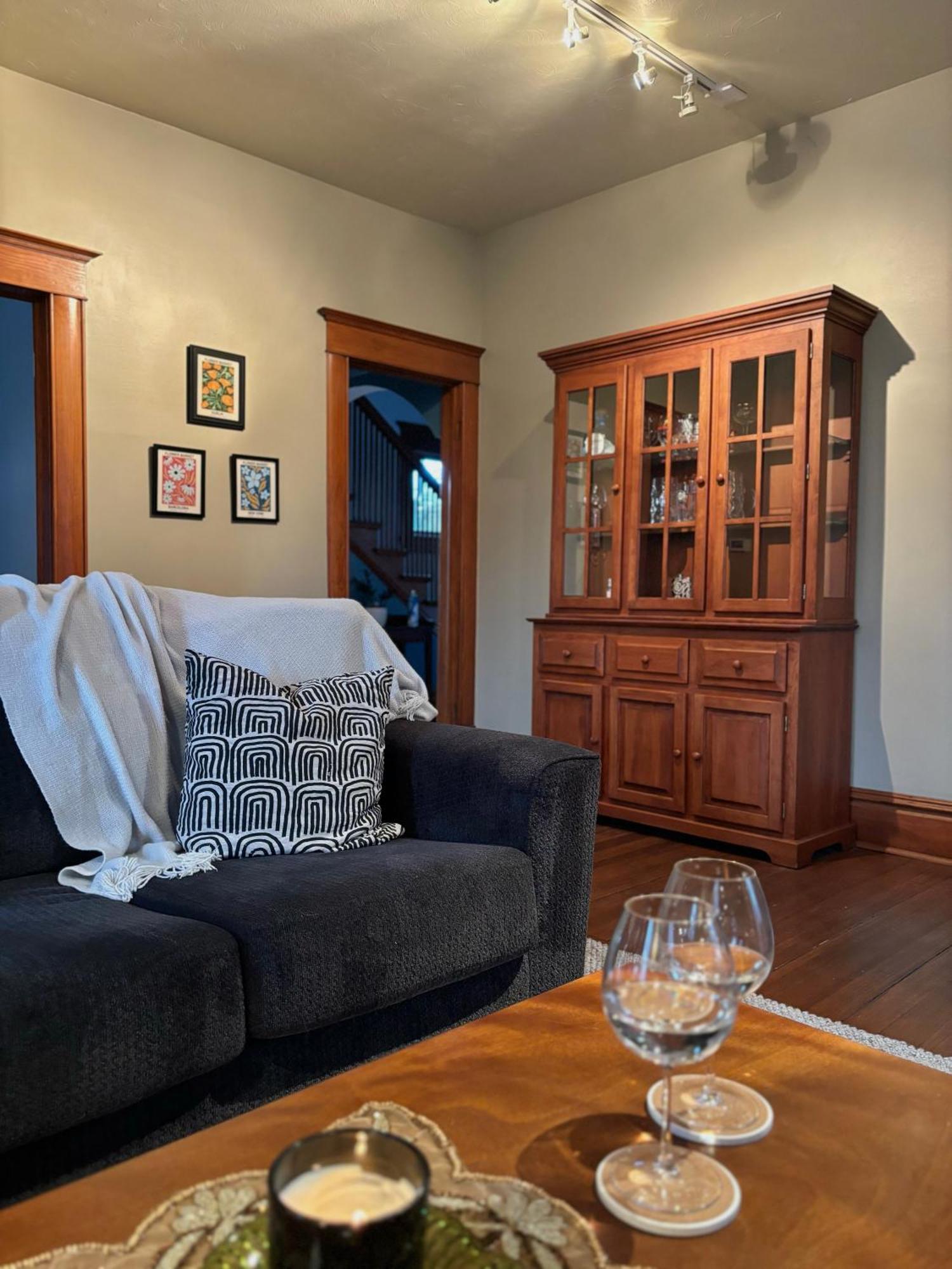 Cozy Gem, Fireplace, Pet-friendly Colorado Springs