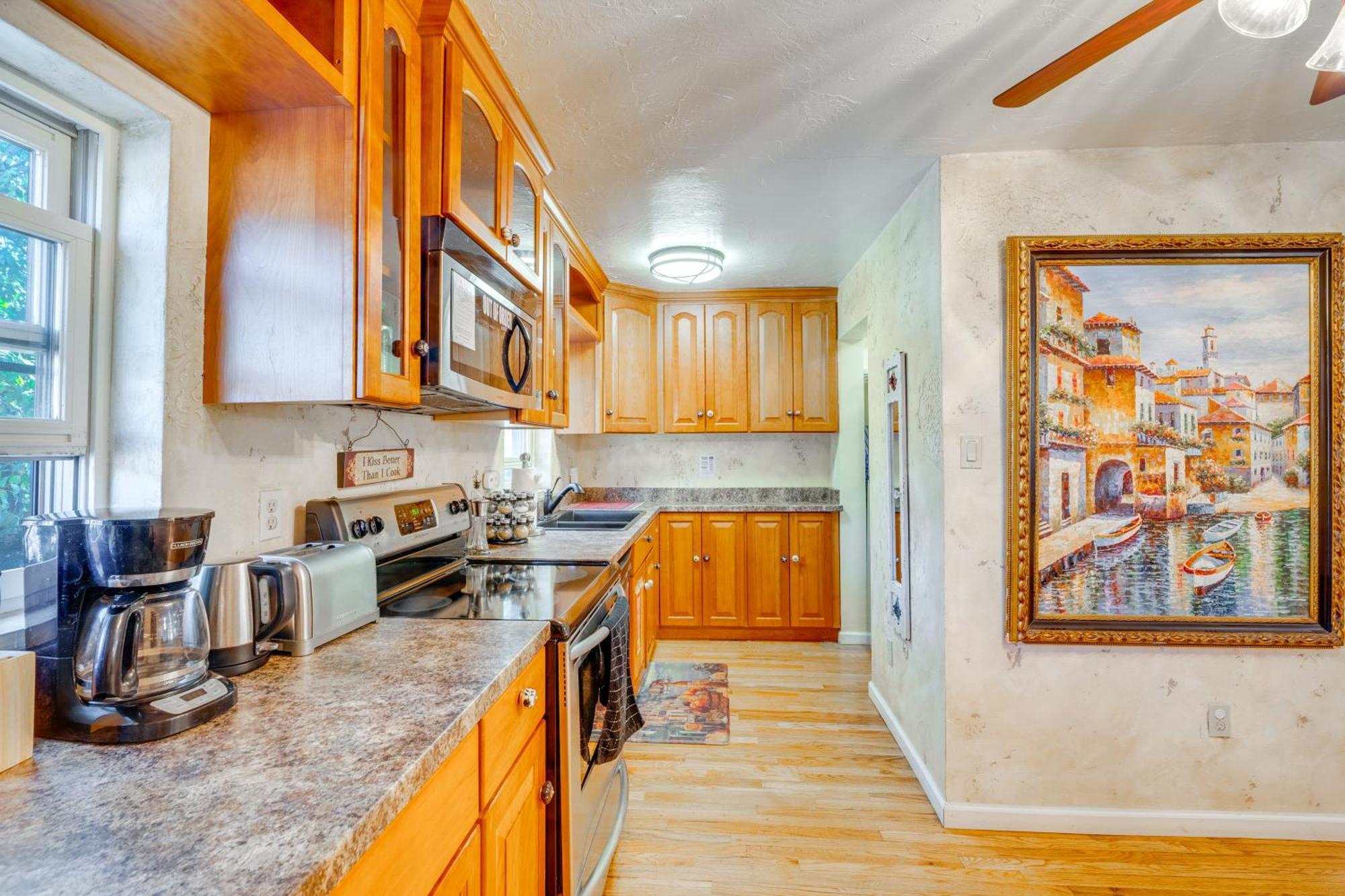 Apartment 1 Mi To Red Rock Canyon Old Downtown Loft Colorado Springs