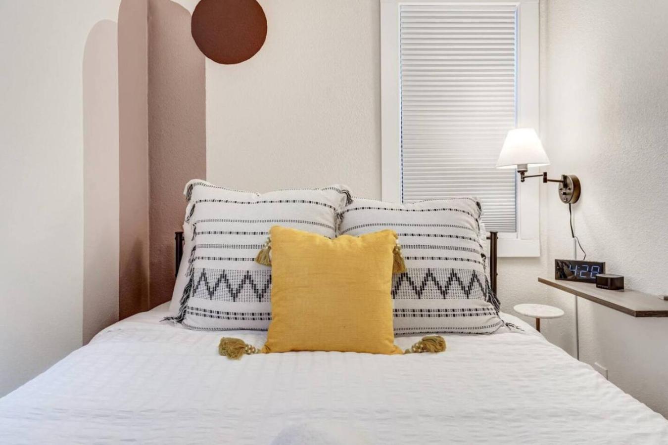 Contemp, Quaint Entire 2bd Unit * Colorado Springs