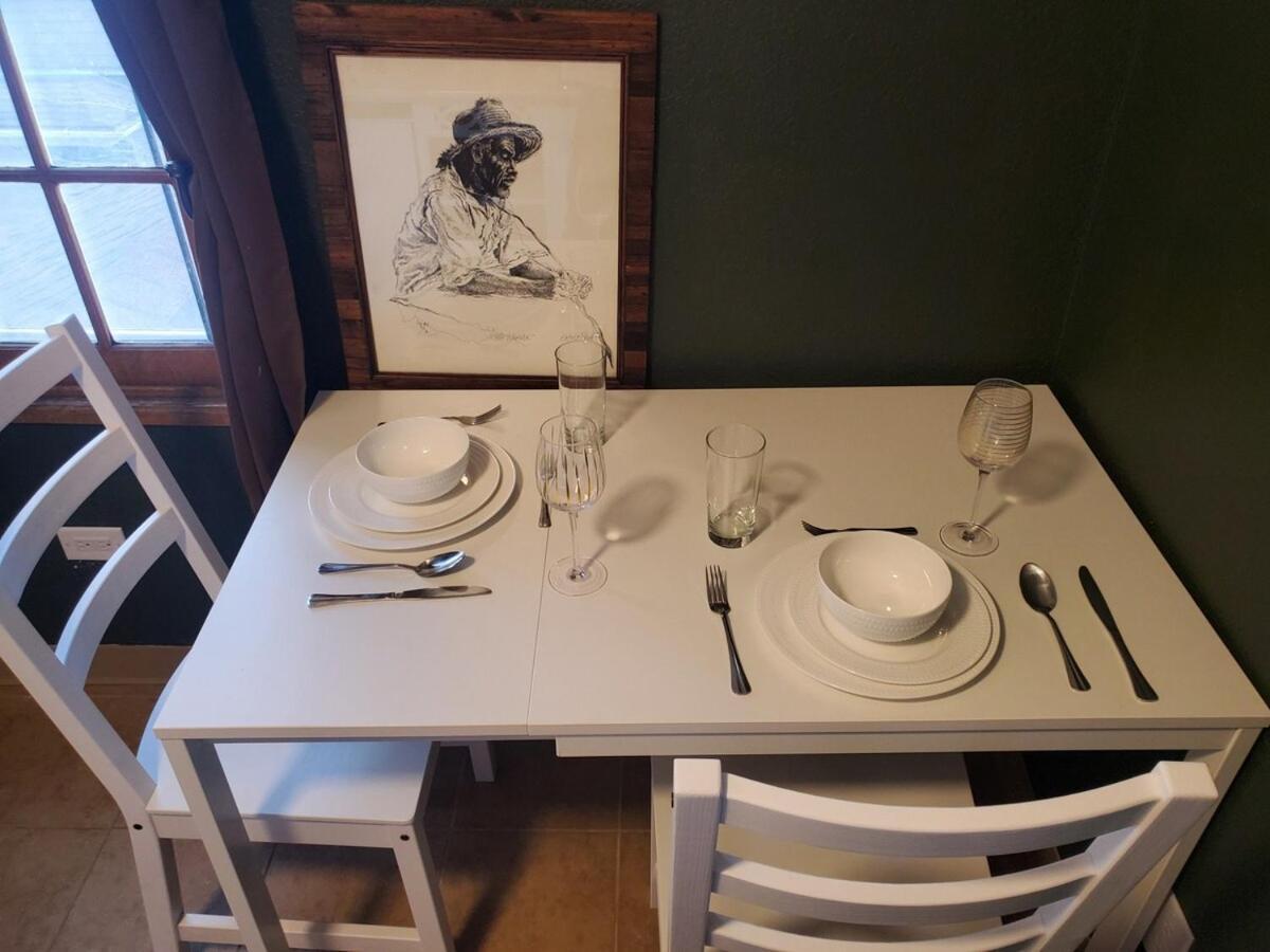 Cozy 1-bedroom Townhouse Near Downtown * Colorado Springs
