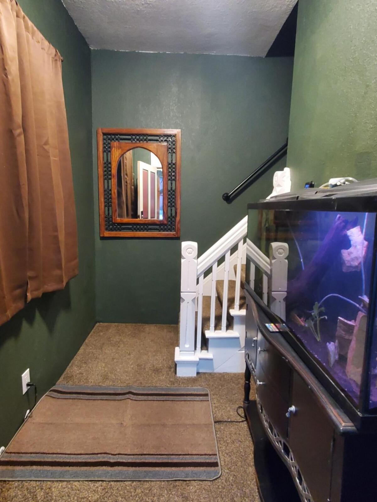 Cozy 1-bedroom Townhouse Near Downtown