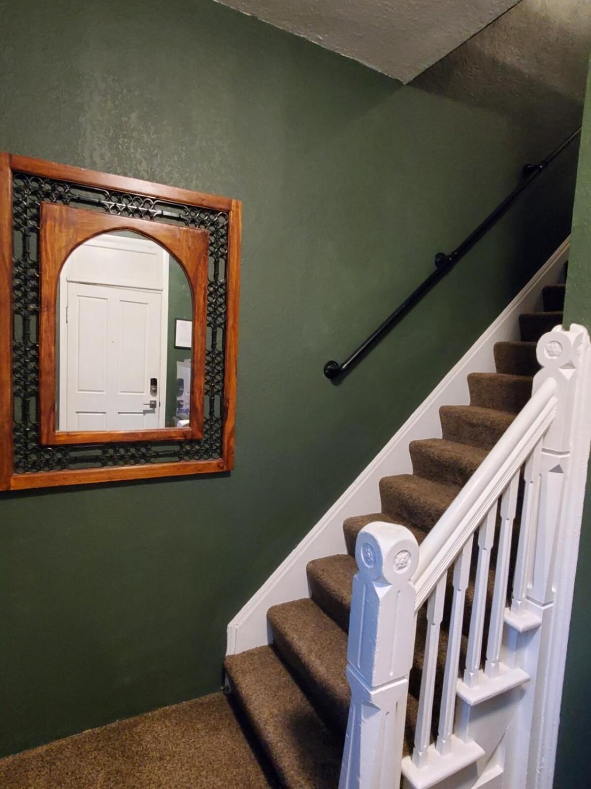 Apartment Cozy 1-bedroom Townhouse Near Downtown *