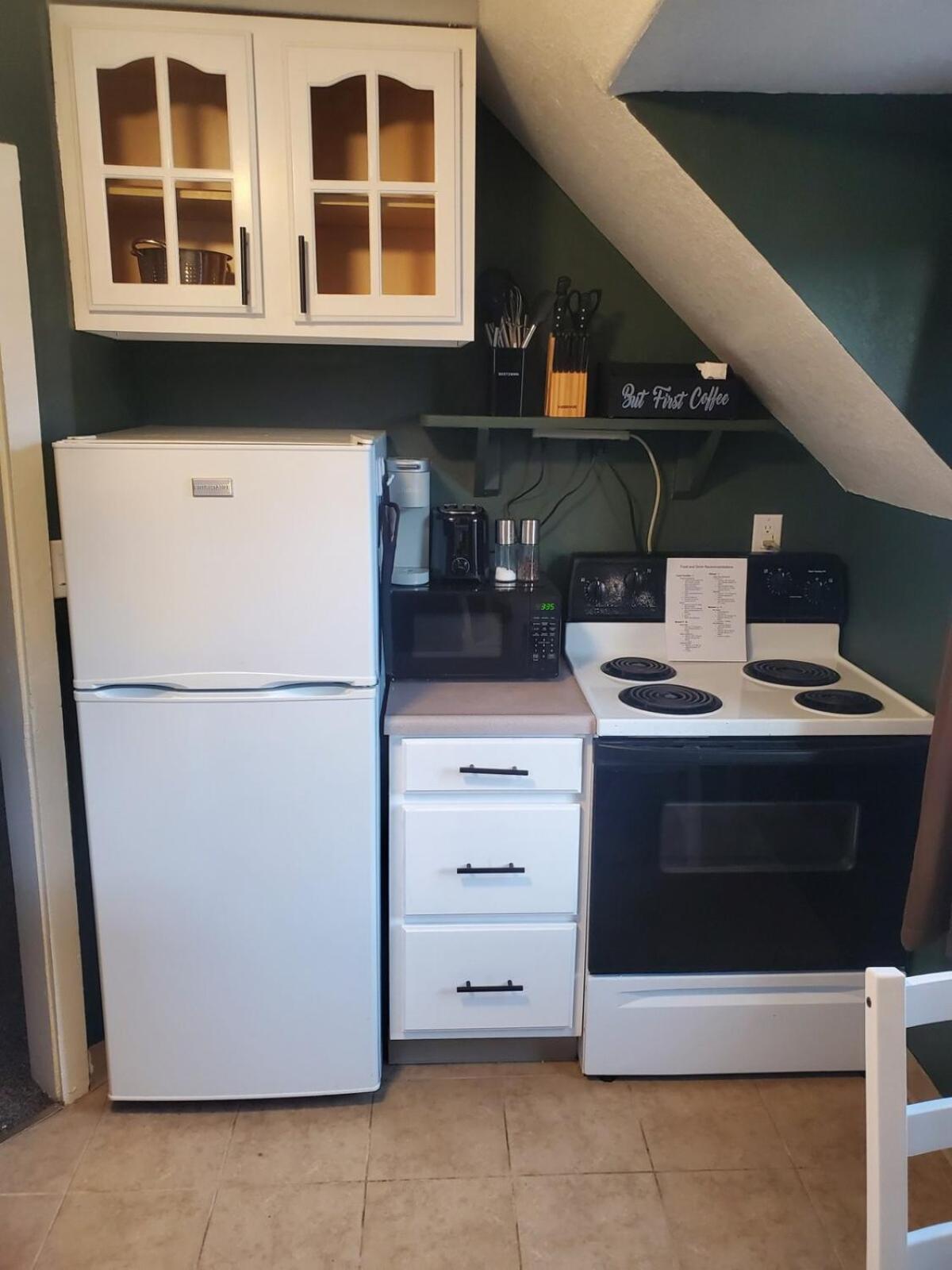 Apartment Cozy 1-bedroom Townhouse Near Downtown Colorado Springs