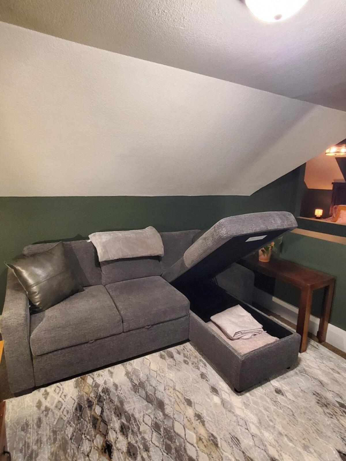 Cozy 1-bedroom Townhouse Near Downtown * Colorado Springs