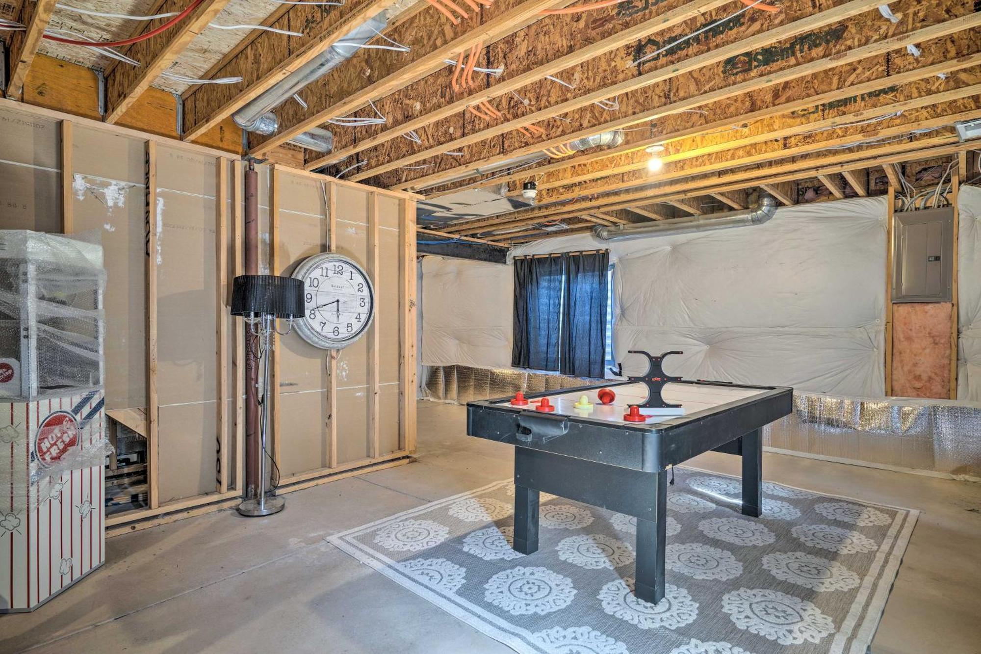 Townhome About 10 Miles To Downtown! Holiday home Colorado Springs